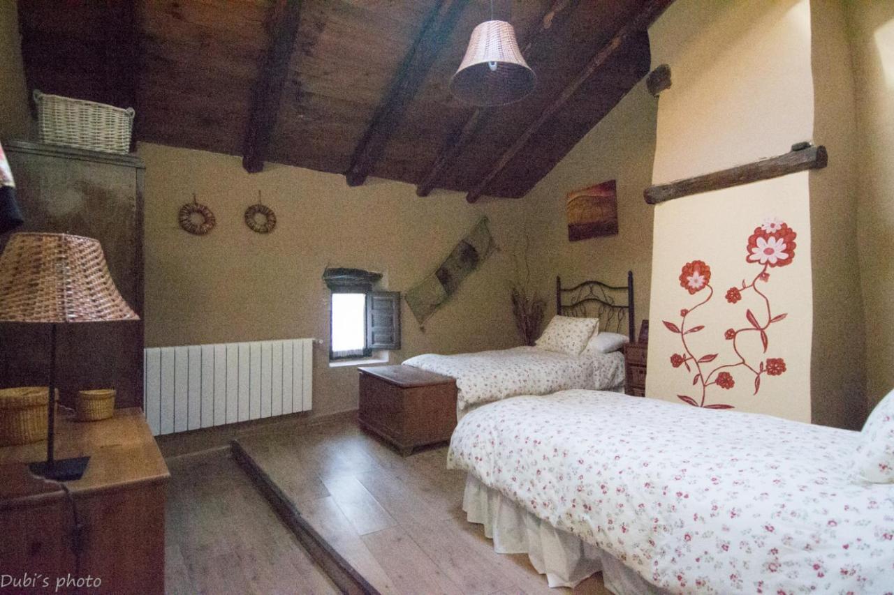 La Casita De Leire Pension Tamajon Buitenkant foto