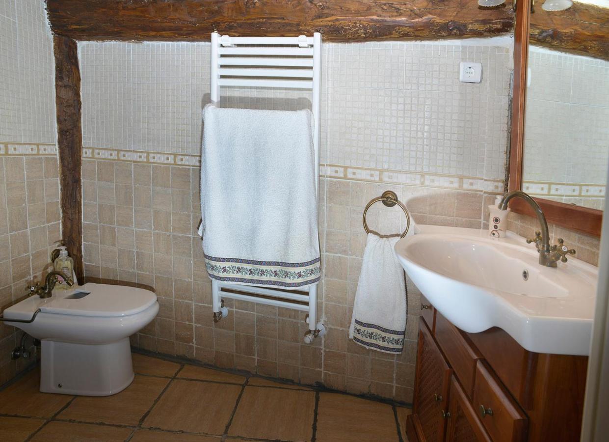 La Casita De Leire Pension Tamajon Buitenkant foto