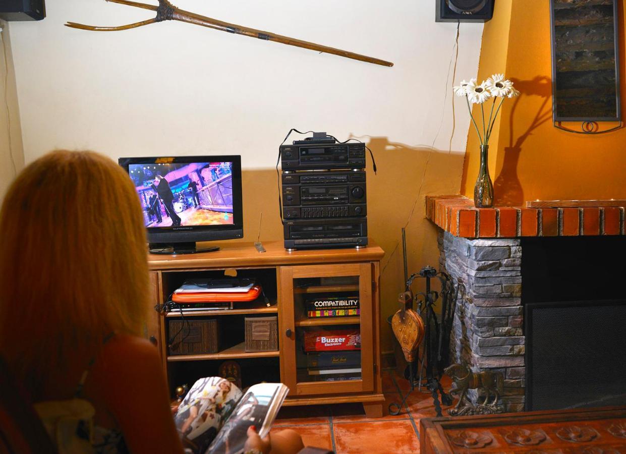 La Casita De Leire Pension Tamajon Buitenkant foto